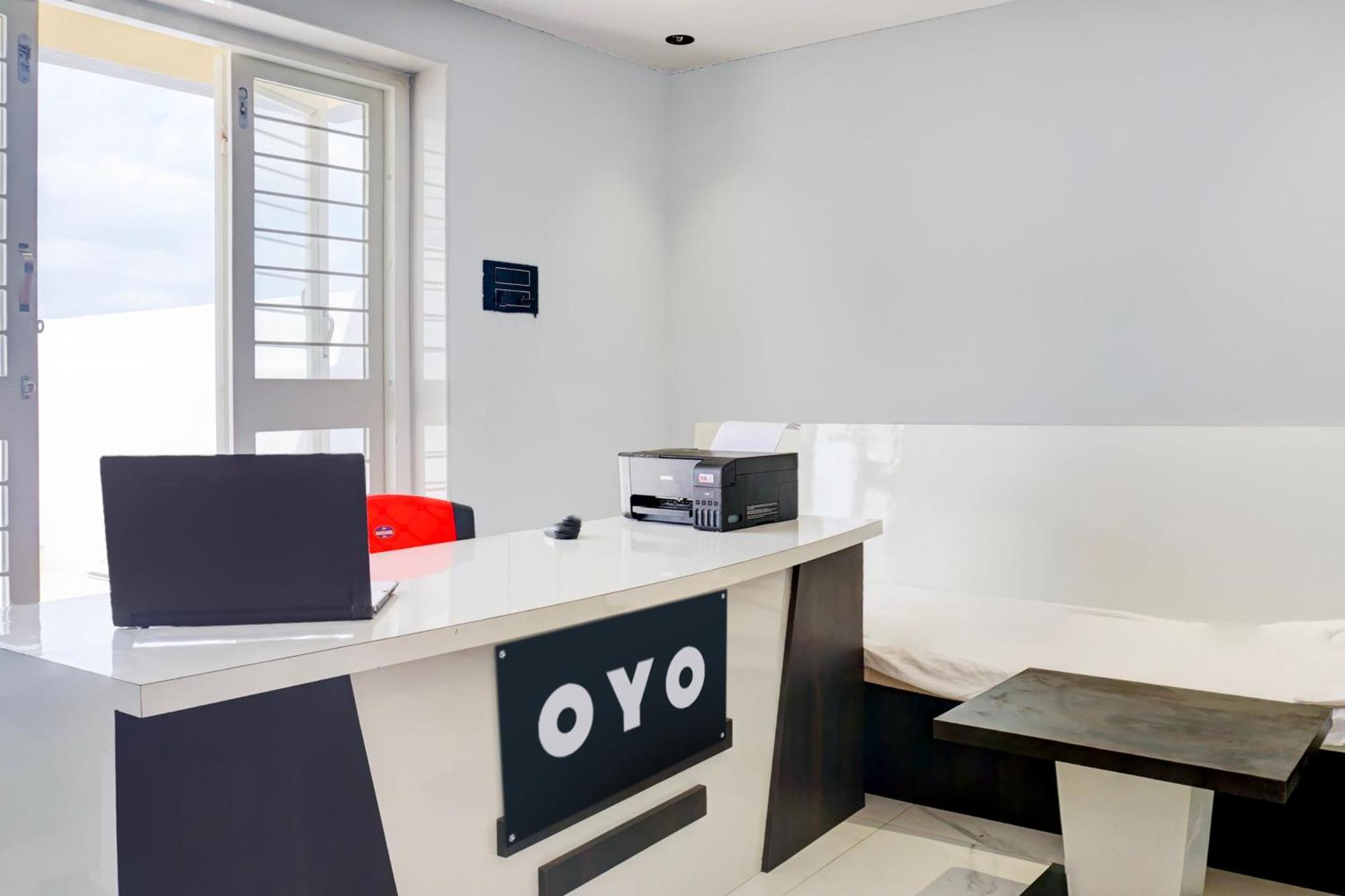 Hotel O Jeevan Restaurant & Lodging Kavathe Kültér fotó