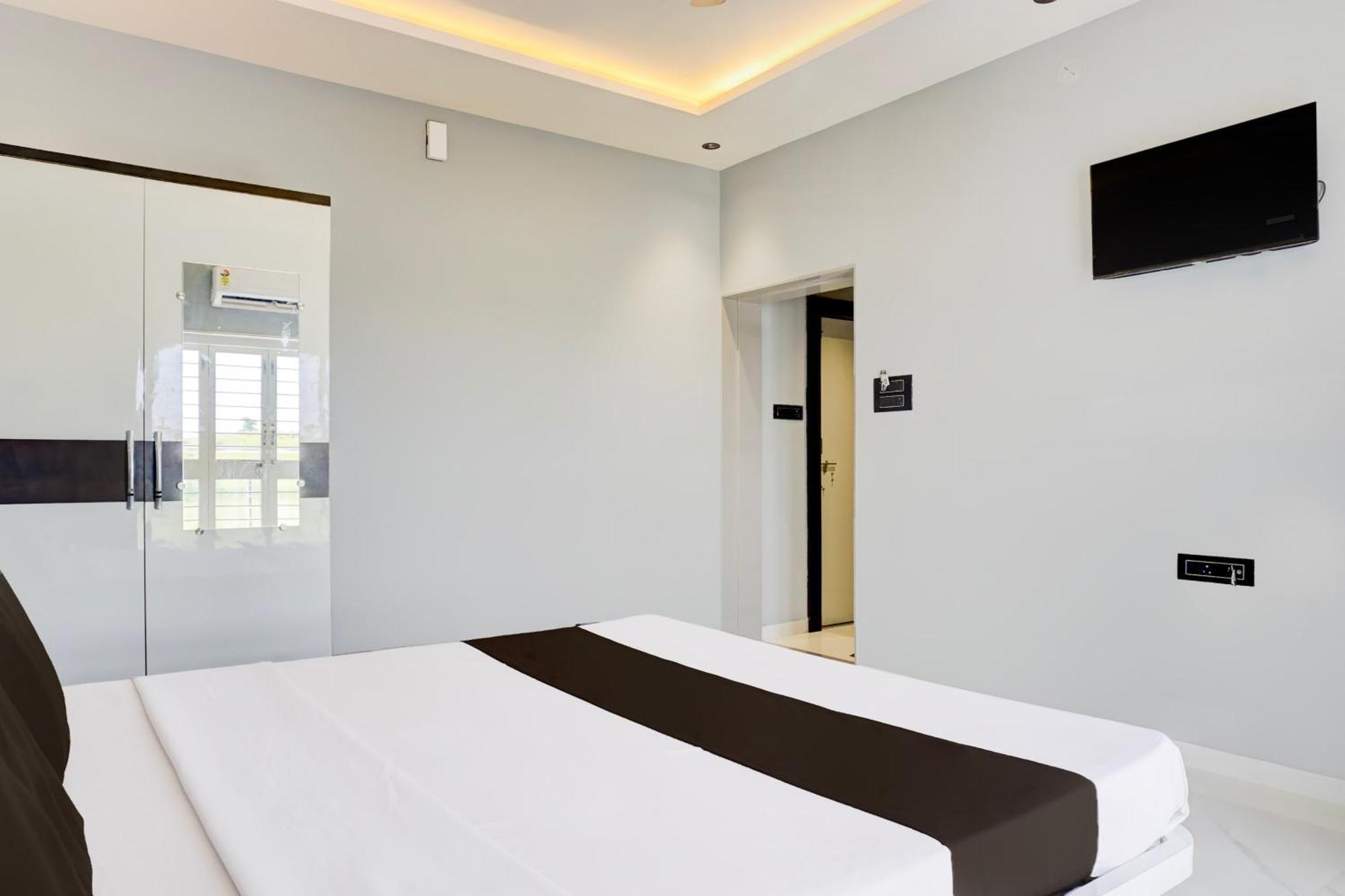 Hotel O Jeevan Restaurant & Lodging Kavathe Kültér fotó
