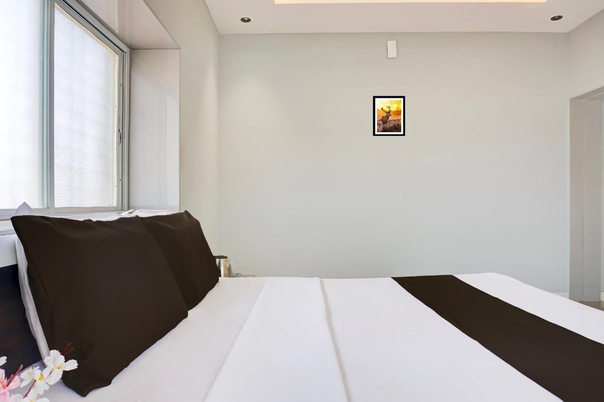 Hotel O Jeevan Restaurant & Lodging Kavathe Kültér fotó